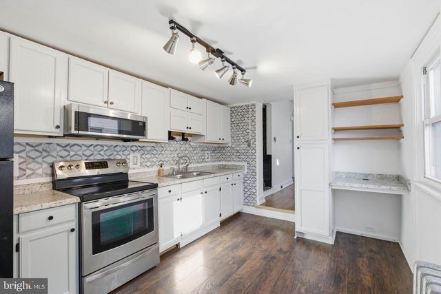 24 N 5TH ST, Columbia, PA 17512