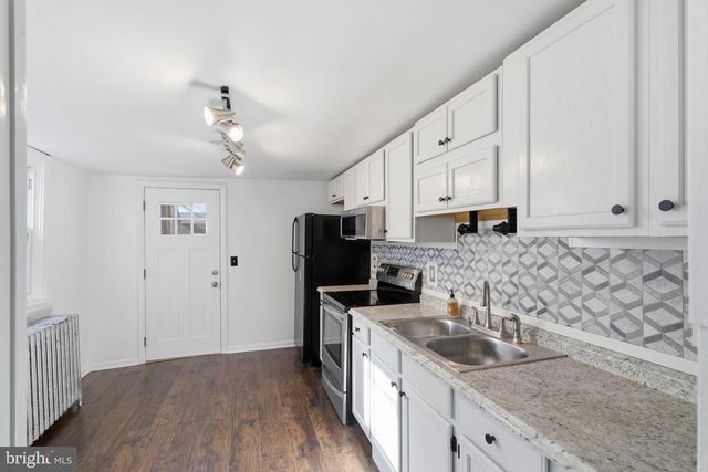 24 N 5TH ST, Columbia, PA 17512