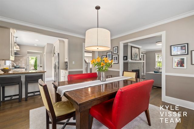 964 Pinecrest Avenue, East Grand Rapids, MI 49506