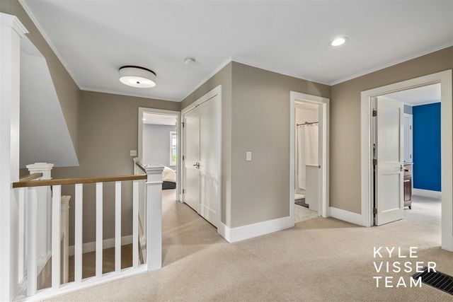 964 Pinecrest Avenue, East Grand Rapids, MI 49506