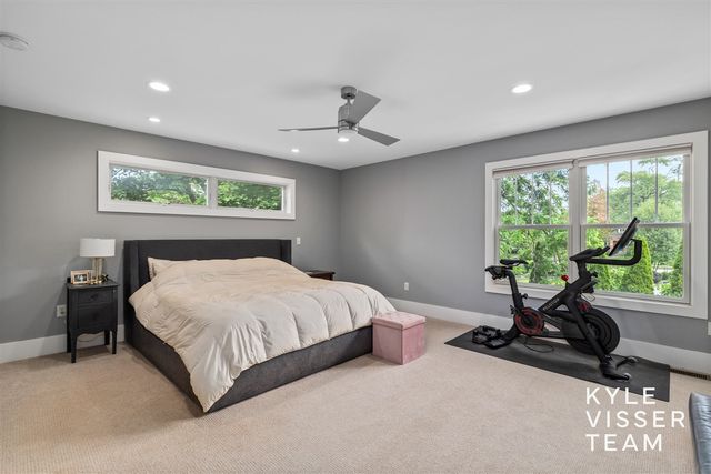 964 Pinecrest Avenue, East Grand Rapids, MI 49506
