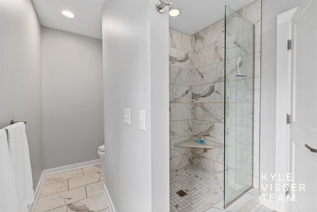 964 Pinecrest Avenue, East Grand Rapids, MI 49506