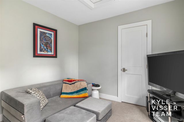 964 Pinecrest Avenue, East Grand Rapids, MI 49506