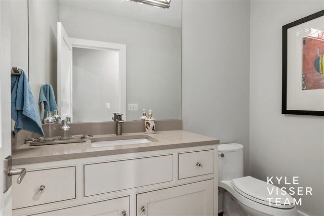 964 Pinecrest Avenue, East Grand Rapids, MI 49506