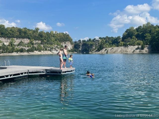 2025 Villa View Court, Jeffersonville, IN 47130