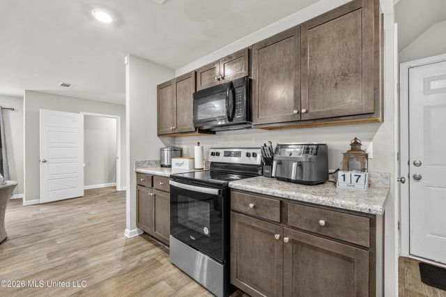 2108 Magazine Street, Ocean Springs, MS 39564
