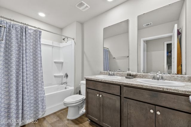 2108 Magazine Street, Ocean Springs, MS 39564