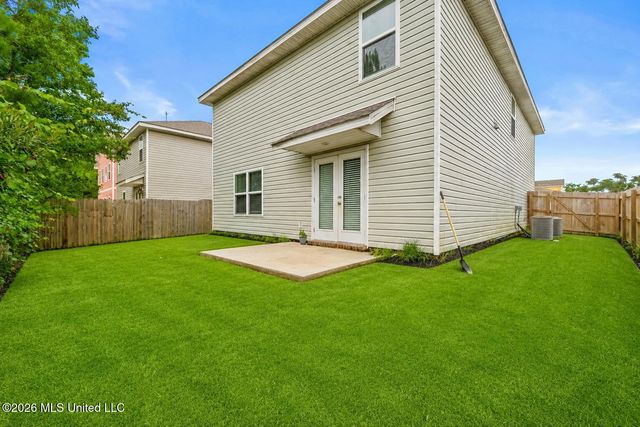2108 Magazine Street, Ocean Springs, MS 39564
