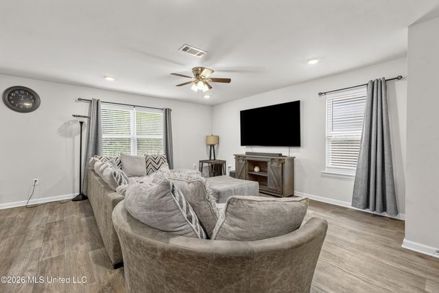 2108 Magazine Street, Ocean Springs, MS 39564