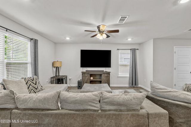 2108 Magazine Street, Ocean Springs, MS 39564
