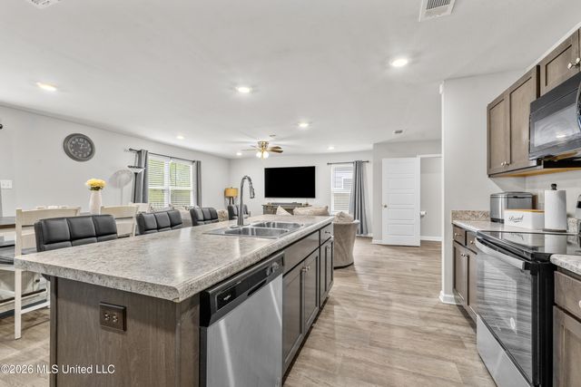 2108 Magazine Street, Ocean Springs, MS 39564