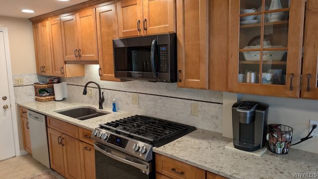 20 Niagara Shore Drive, Tonawanda, NY 14150