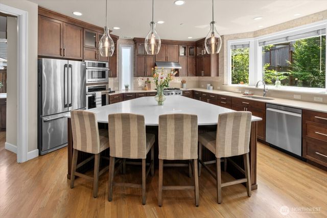 21355 NE 2nd Court, Sammamish, WA 98074