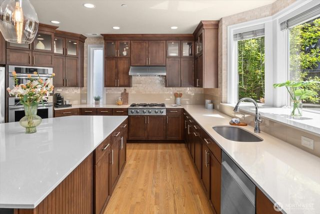 21355 NE 2nd Court, Sammamish, WA 98074