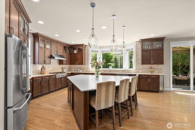 21355 NE 2nd Court, Sammamish, WA 98074