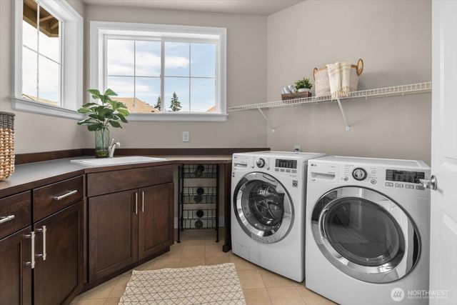 21355 NE 2nd Court, Sammamish, WA 98074