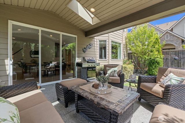 21355 NE 2nd Court, Sammamish, WA 98074
