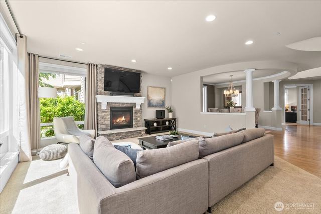 21355 NE 2nd Court, Sammamish, WA 98074