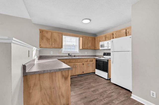 2009 Timberline Cir, Oak Grove, KY 42262