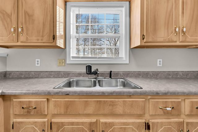 2009 Timberline Cir, Oak Grove, KY 42262