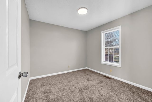 2009 Timberline Cir, Oak Grove, KY 42262