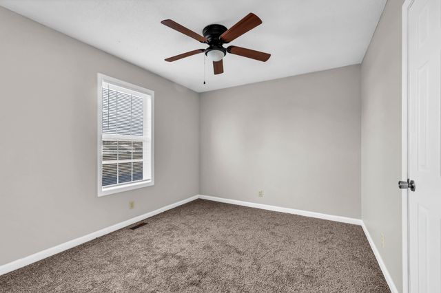 2009 Timberline Cir, Oak Grove, KY 42262