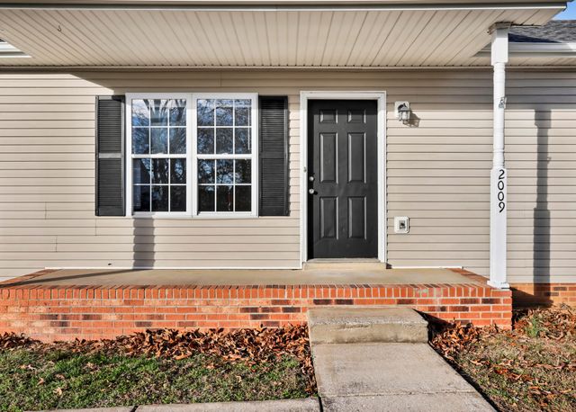 2009 Timberline Cir, Oak Grove, KY 42262