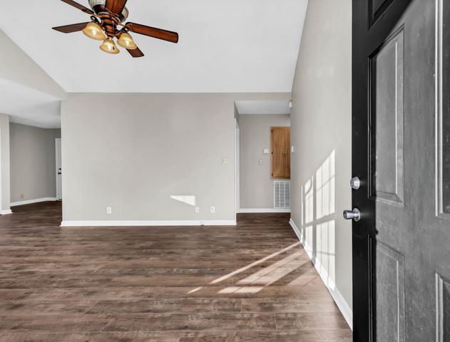 2009 Timberline Cir, Oak Grove, KY 42262