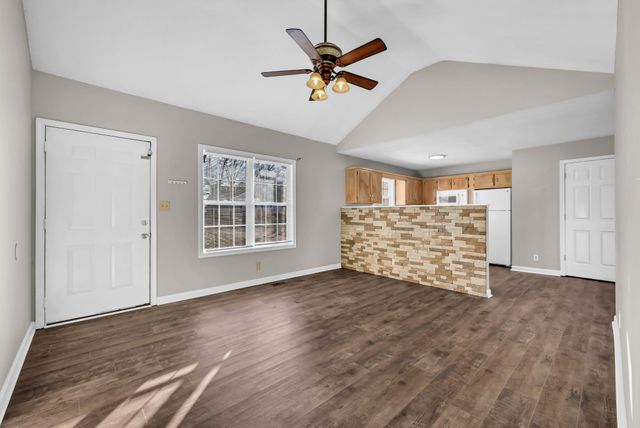 2009 Timberline Cir, Oak Grove, KY 42262