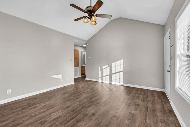 2009 Timberline Cir, Oak Grove, KY 42262