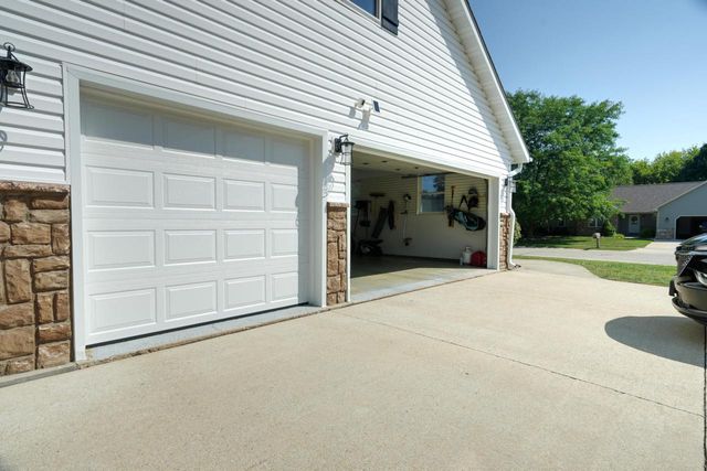 1166 Yosemite ROAD, Oconomowoc, WI 53066