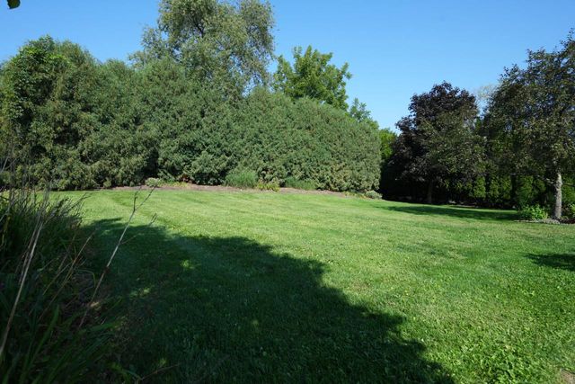 1166 Yosemite ROAD, Oconomowoc, WI 53066