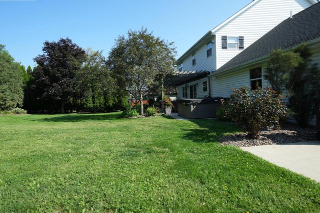 1166 Yosemite ROAD, Oconomowoc, WI 53066