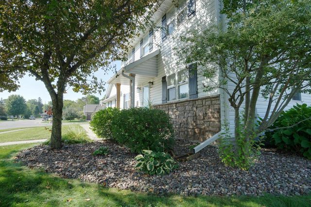 1166 Yosemite ROAD, Oconomowoc, WI 53066