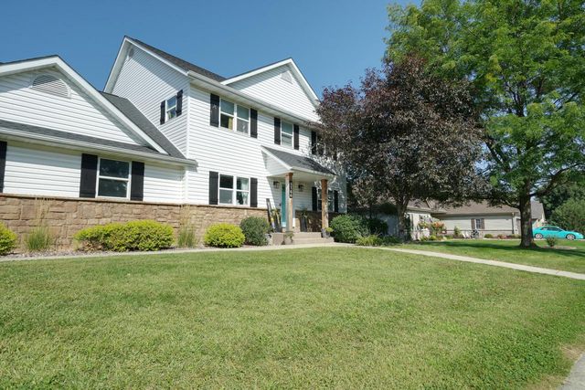 1166 Yosemite ROAD, Oconomowoc, WI 53066