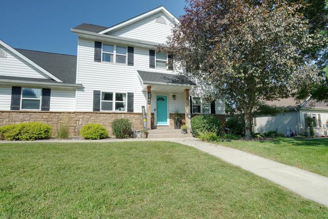 1166 Yosemite ROAD, Oconomowoc, WI 53066