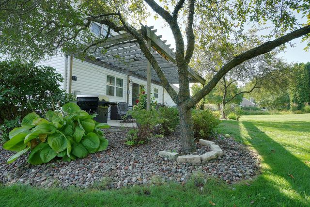 1166 Yosemite ROAD, Oconomowoc, WI 53066