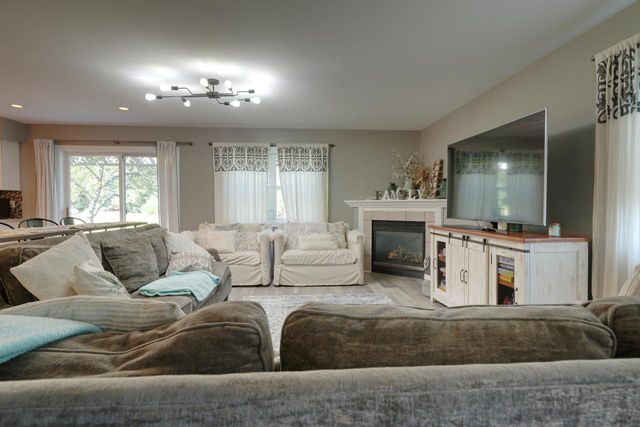 1166 Yosemite ROAD, Oconomowoc, WI 53066