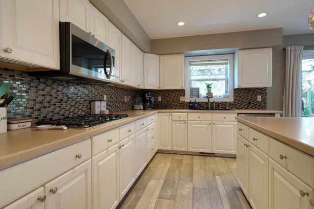 1166 Yosemite ROAD, Oconomowoc, WI 53066