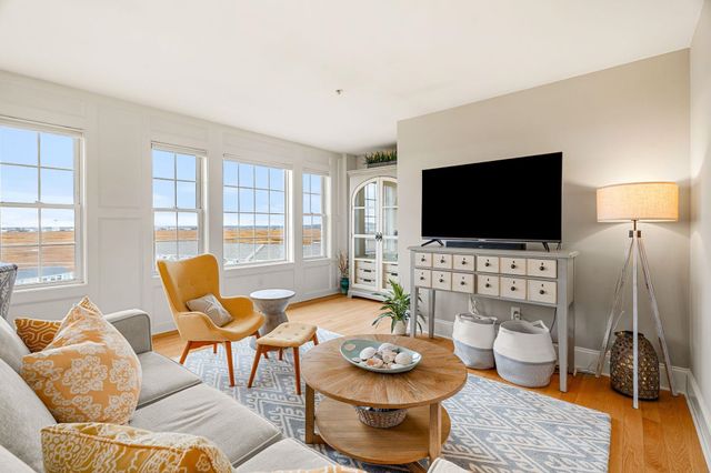 580 Winnacunnet Rd Unit 305, Hampton, NH 03842