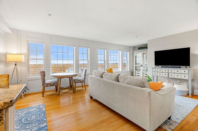 580 Winnacunnet Rd Unit 305, Hampton, NH 03842