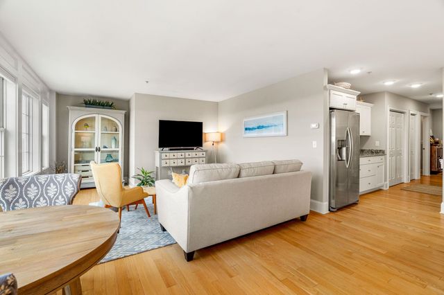 580 Winnacunnet Rd Unit 305, Hampton, NH 03842