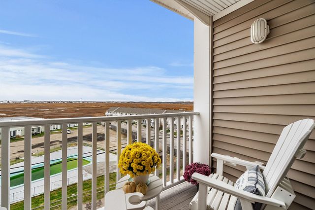 580 Winnacunnet Rd Unit 305, Hampton, NH 03842