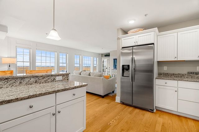 580 Winnacunnet Rd Unit 305, Hampton, NH 03842
