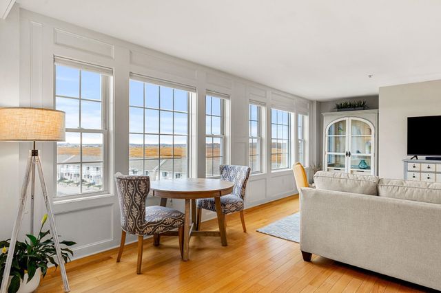 580 Winnacunnet Rd Unit 305, Hampton, NH 03842