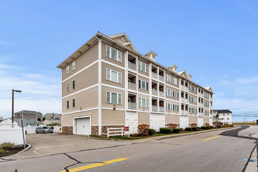 580 Winnacunnet Rd Unit 305, Hampton, NH 03842