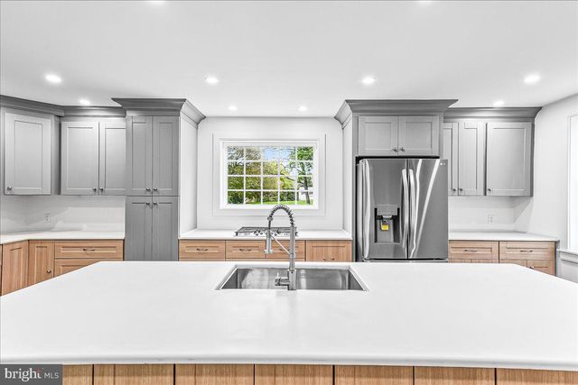 244 W SUMMIT AVE, West Grove, PA 19390