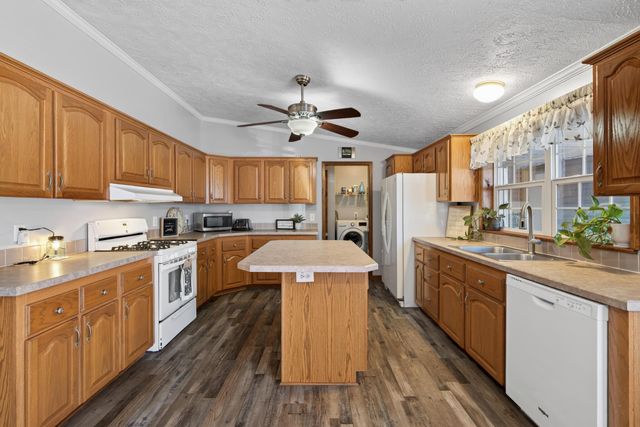 371 Pinewood Drive, Valparaiso, IN 46385