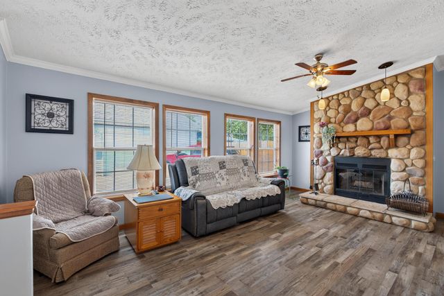 371 Pinewood Drive, Valparaiso, IN 46385