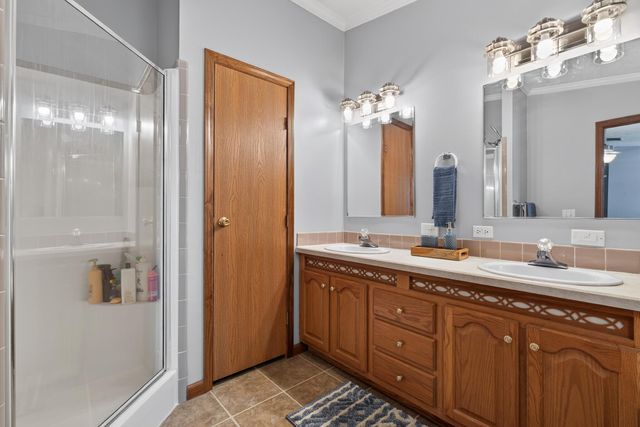 371 Pinewood Drive, Valparaiso, IN 46385